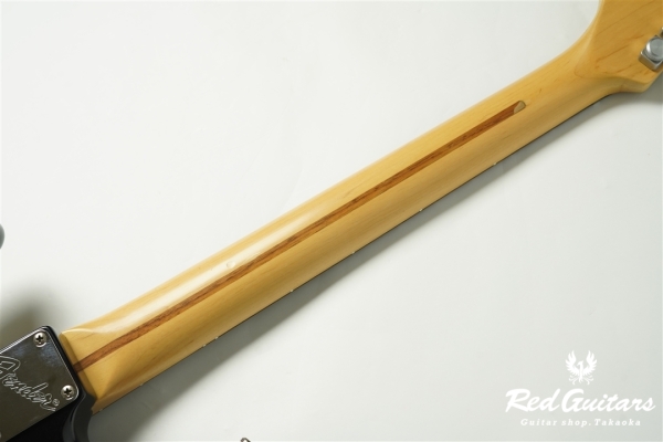 Stratocaster Plus Deluxe - Mystic Black